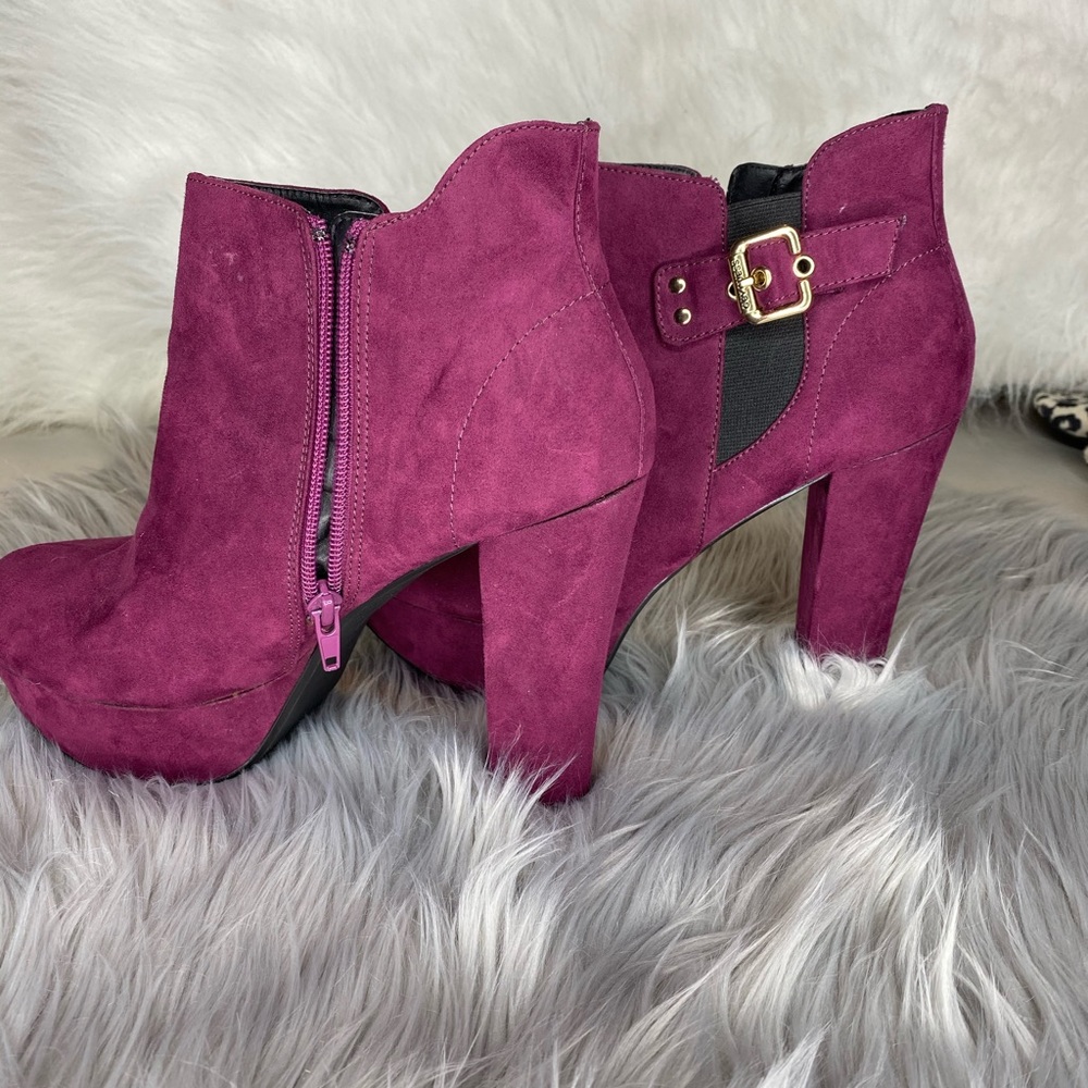 G by Guess purple swede heeled booties - Picture 4 of 6